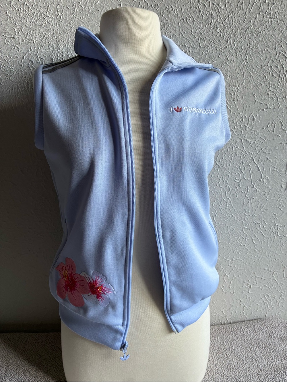 Vintage adidas I Love Honolulu
Sleeveless Track Vest Blue
Hawaiian Floral M - Picture 2 of 16